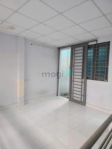 Gấp Bán Chỉ 2.565Tỷ Hương Lộ 2 Gần Aeon & Bviện Bt Nhà Còn Mới Ở Ngay