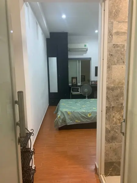 Cho Thuê Phòng Trọ 18 Tới 20M Vuông,Ngay Quận 1, Đường Nguyễn Thị Minh Khai Tiện Đi Lại Qua Các Quận