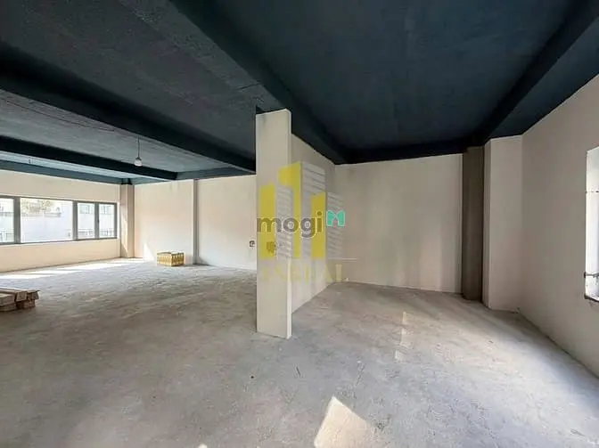 Tòa Nhà Văn Phòng 6 Lầu Trống Suốt + Thang Máy - Dtsd 1800M2