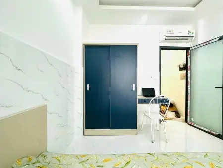 Cho Thuê Chdv Full Nội Thất Ban Công Lớn Máy Giặt Riêng Nằm Ngay Ngã Tư Hàng Xanh Gần Q1,2,3,...