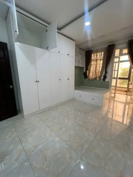 Cho Thuê Phòng 40M2 Tách Bếp Ban Công, Thang Máy, Gần Phan Đăng Lưu, Phú Nhuận