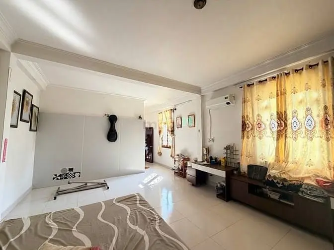 Bán Nhà Mặt Tiền Đường Xe Tải Quận 2 Nhà 3 Tầng Ngang 6.15M Sân Đậu Ot