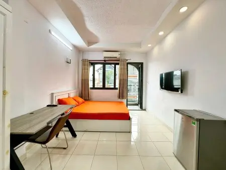 Căn Hộ Ban Công Thoáng Gần Học Viện Hành Chính