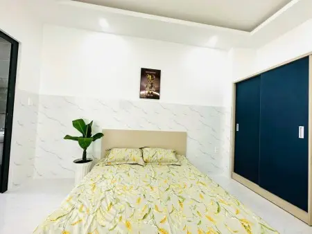 Cho Thuê Chdv Full Nội Thất Ban Công Lớn Máy Giặt Riêng Nằm Ngay Ngã Tư Hàng Xanh Gần Q1,2,3,...