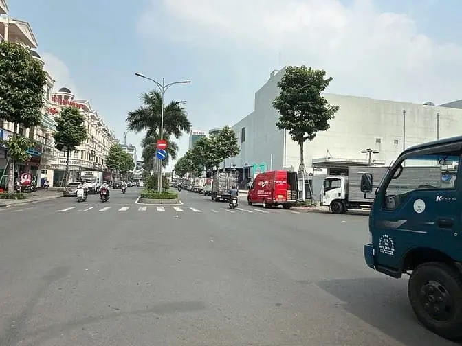 Nhà Phố 5 Lầu + Hầm Ngay Cityland P10 Ngang 5M 100M2 View Lotte 25 Tỷ