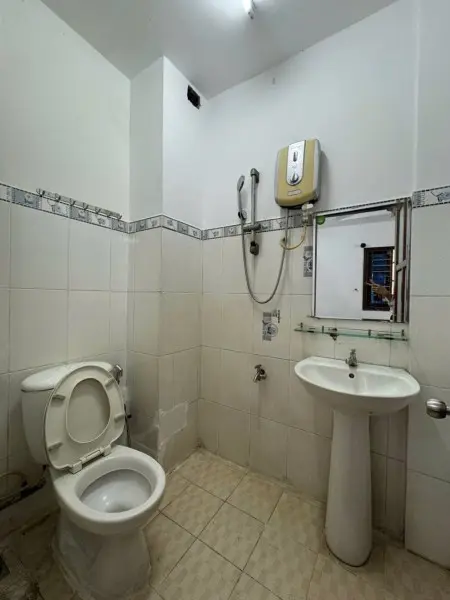 Phòng Trọ 20M2 Trường Chinh Q12 - Máy Lạnh, Tủ Lạnh, Giường Nệm Cửa Sổ, Ban Công, Tủ Qu/Áo, Bàn