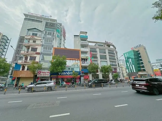 Bán Nhà 7 Tầng Mtkd Trục Vàng Nguyễn Văn Trỗi, Dtsd 204M2, 27.5 Tỷ