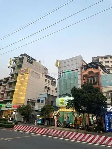 Bán Nhà Mặt Tiền Lạc Long Quân Ngang 7M, P5,Quận 11 (Vị Trí Đẹp) 5Lầu