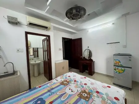 Phòng Trọ 20M2 Trường Chinh Q12 - Máy Lạnh, Tủ Lạnh, Giường Nệm Cửa Sổ, Ban Công, Tủ Qu/Áo, Bàn