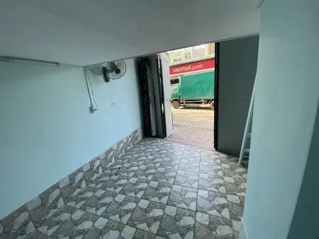 Phòng Trọ Mặt Tiền Nhà + Kệt Hợp Kinh Doanh Tốt ( Đường Nhựa Lớn )