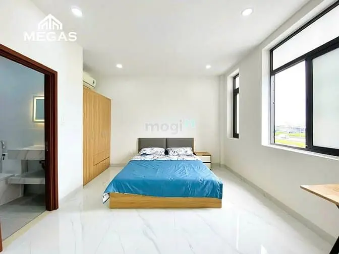 Phòng Full Nội Thất Cửa Sổ Thoáng Mát Nội Khu Lakeview Có Hồ Bơi