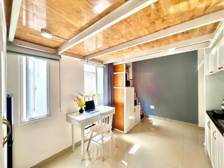 Phòng Có Gác Cửa Sổ Trời - Mới Xây Gần Lạc Long Quân