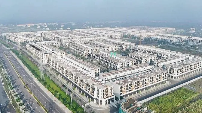 Cần Bán Nhà Phố Vị Trí Đẹp Đầu Tư Kinh Doanh Tốt Tại Long Hậu