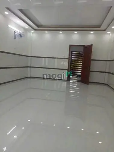 Cho Thuê Nhà Mt Lũy Bán Bích 5X14. 4 Lầu Trống Suốt, 23 Tr.