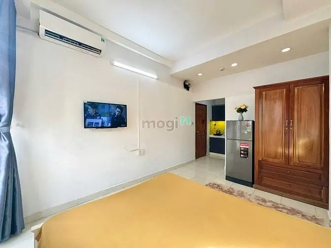 Căn Hộ Bancol Thoáng Mát, Nội Thất Đầy Đủ Đối Diện Vn Quốc Tự Quận 10