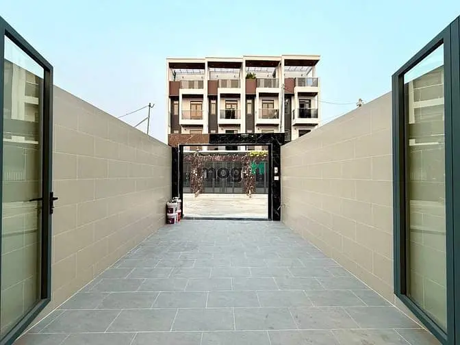 Nhà Ngay Ngã Tư Ga, Dt:4X22M, Lửng, 3Lầu, 4Pn, Sân Xe Hơi, P.thờ