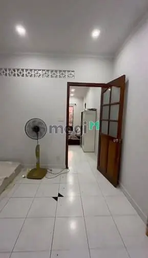 65M2 Cách Mạng Tháng 8 Quận 3, 4,3M*15M 2 Tầng Ngay Vòng Xoay Dân Chủ