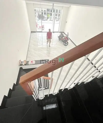 Cho Thuê Nhà Đẹp 2 Lầu St Mặt Tiền Đường 10M Lê Thị Chợ, Quận 7