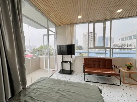 Căn Hộ Full Nội Thất Ban Công Thoáng Ngay Trung Tâm Quận 1 Gần Chợ Bến Thành