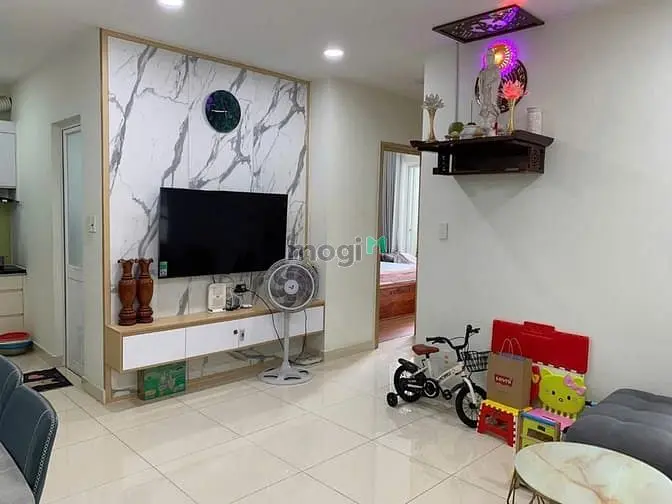 C/C Đặng Văn Ngữ, Phú Nhuận, Căn Góc, 100M2, 3Pn, 2Wc, Giá 15Tr/Tháng.