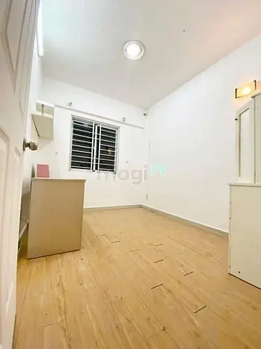 Căn Hộ 2P Ngủ Chung Cư Ruby , Tân Bình Rộng 85M2 Chỉ 9Tr5, Full Nt