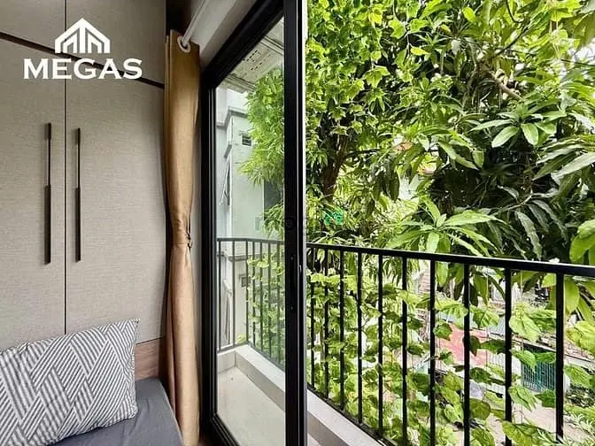 Căn Hộ Full Nội Thất - Tách Bếp - Ban Công Ngay Sau Emart Phan Văn Tri