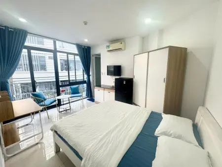Thuê Phòng Full Nt Ban Công Lớn Bùi Văn Thêm, Phú Nhuận Gần Ngã Tư Phú Nhuận, Tiện Đi Sân Bay Gần Q1
