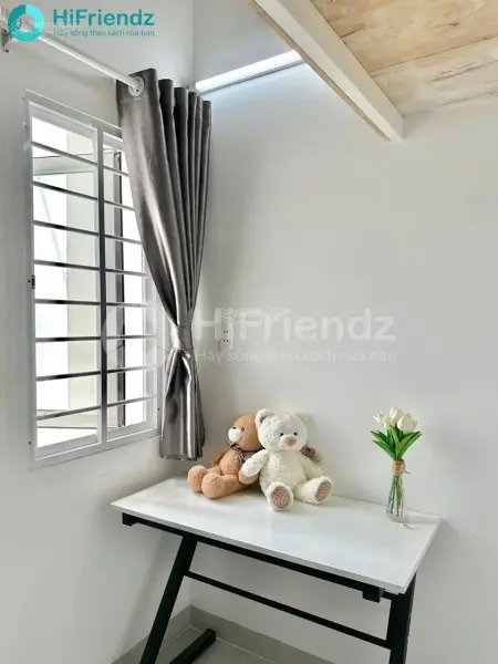 Trống Phòng Gần Đh Văn Lang Đầy Đủ Nội Thất Có Ban Công Riêng