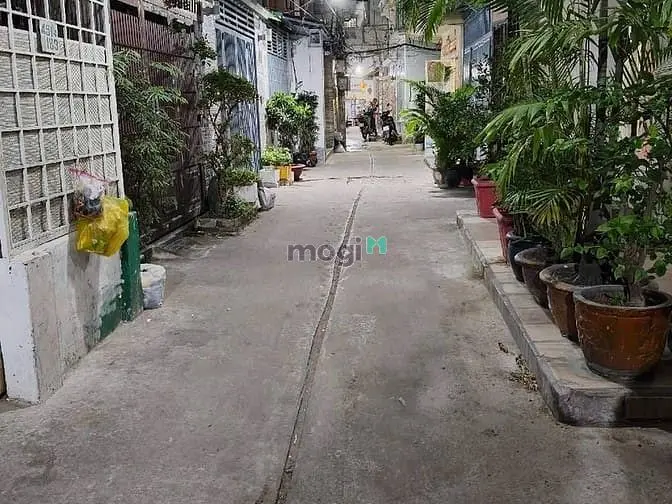 Bán Nhà Huỳnh Văn Bánh,37 M2,2 Tầng Chỉ 8,9 Ty