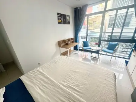 Thuê Phòng Full Nt Ban Công Lớn Bùi Văn Thêm, Phú Nhuận Gần Ngã Tư Phú Nhuận, Tiện Đi Sân Bay Gần Q1