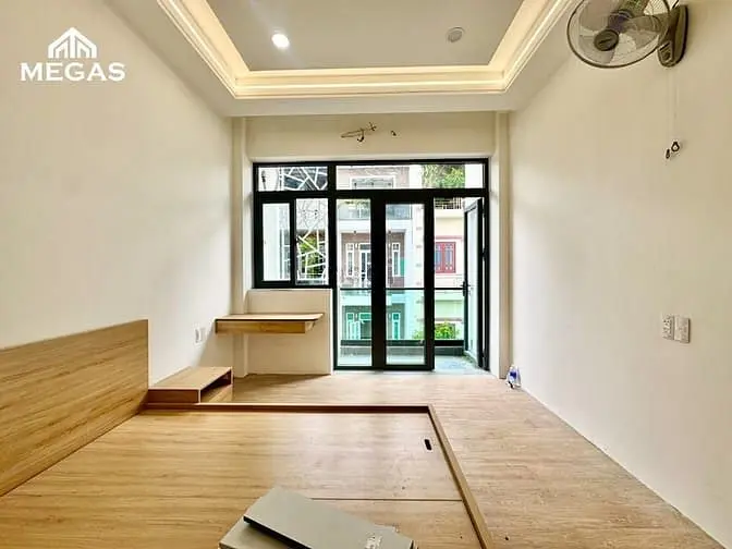 Căn Hộ - Full Nội Thất - Ban Công - Mới Xây Ngay Công Viên Phần Mềm