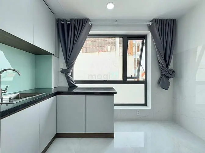 Căn Hộ - Full Nôi Thất - Ban Công - Mới Xây Ngay Công Viên Phần Mềm