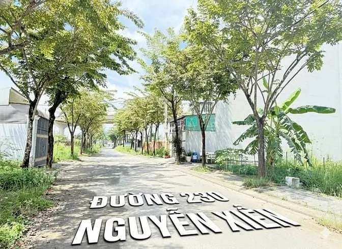 (Nắm Chủ ) Cần Bán Gấp Lô Đất 230 Nguyễn Xiển