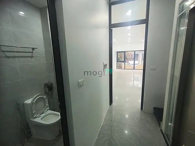 Cho Thuê Nhà Galaxy Vạn Phúc. Dt 85M, 5 Tầng, Thông Sàn, Thang Máy