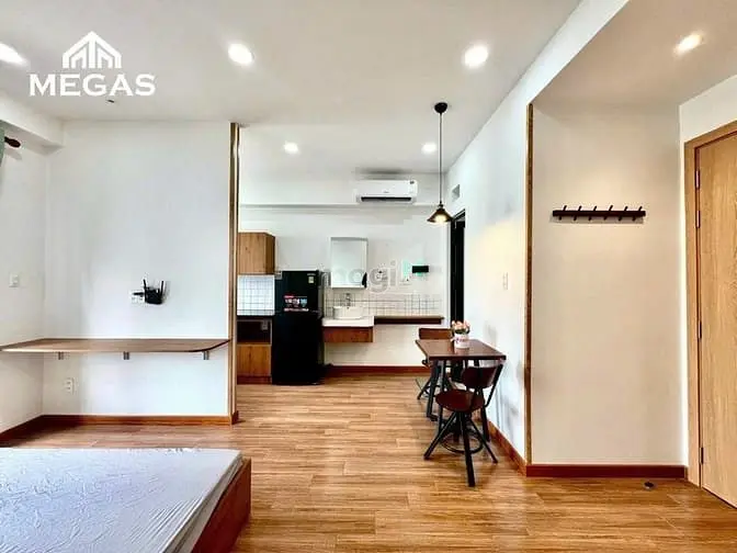 Căn Hộ Studio - Full Nội Thất - 1Pn - Tách Bếp - Ban Công Ngay Emart