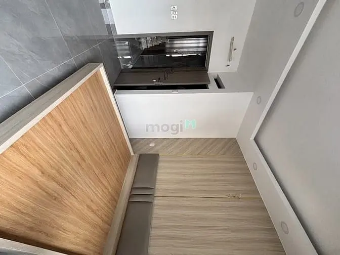 Nhà Xây Mới 5 Tầng Hiện Đại , Thang Máy Cao Cấp , Hẻm Rộng 6M,