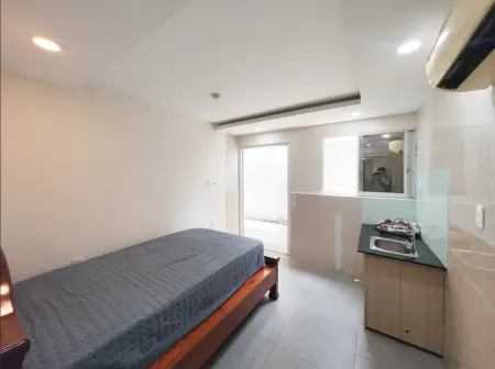 Phòng Bình Dân Ngay Trệt Đầy Đủ Tiện Nghi Ở Phạm Hùng Nối Dài