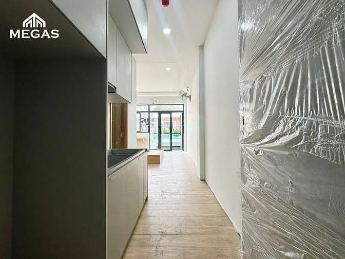 Căn Hộ - Full Nội Thất - Ban Công - Mới Xây Ngay Công Viên Phần Mềm