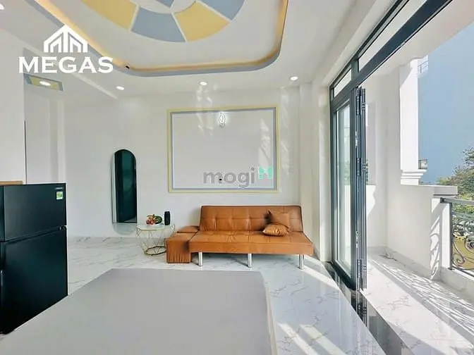 Căn Hộ - Full Nội Thất - Ban Công - Giá Rẻ Ngay Công Viên Phần Mềm