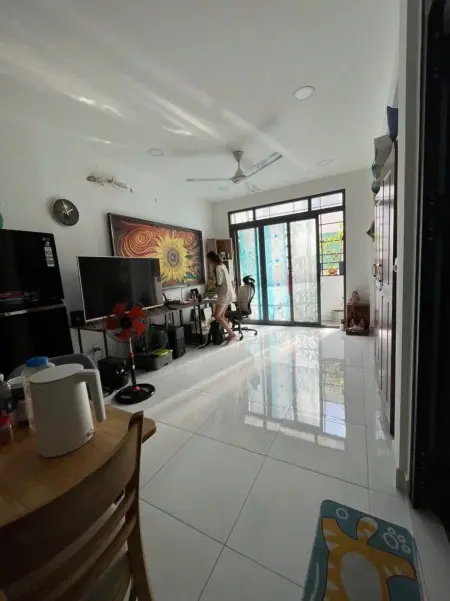 Chung Cư Nguyễn Tri Phương, P8, Q5, 70M2, 2Pn, 1Wc, Lầu 4, Thang Bộ, 9Tr/Th.