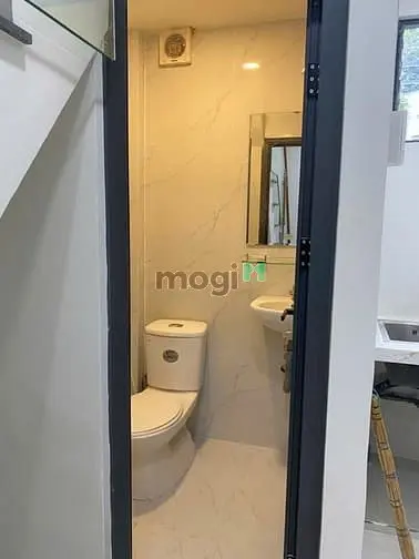 Nhà Sổ Hồng Riêng Hẻm Lớn Giá Chỉ Dưới 2 Tỷ