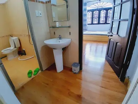 Cho Thuê Phòng Ban Công Rộng 35M2, Vũ Ngọc Phan, Gần Chợ Nguyễn Xí, Đh Văn Lang