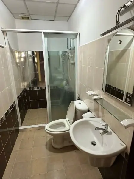 Cho Thuê Chung Cư An Dương Vương, P8, Q5: 73M2, 2P Ngủ, Nt Giá 9Tr