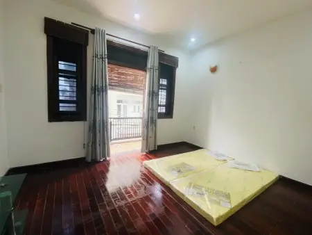 Trống Phòng Rộng Có Ban Công Ngay Đh Tôn Đức Thắng