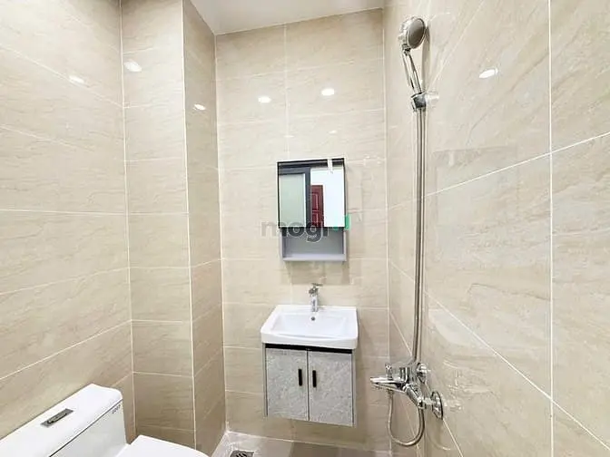 Căn Hộ Full Nội Thất - Ban Công - Mới Xây Ngay Cộng Hòa