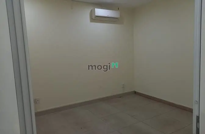 Đang Cần Cho Thuê Căn Nhà 1 Trệt 2 Lầu Mặt Tiền Đường Chương Dương