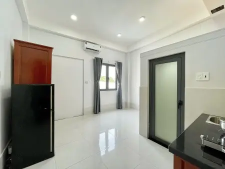 Phòng Ban Công Full Nt Ngay Chợ Bùi Minh Trực