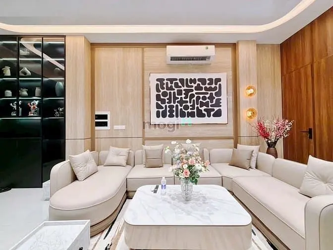 Nhà Phố Xây Dựng Tâm Huyết - Phong Cách Âu Châu - Kdc Tân Quy Đông