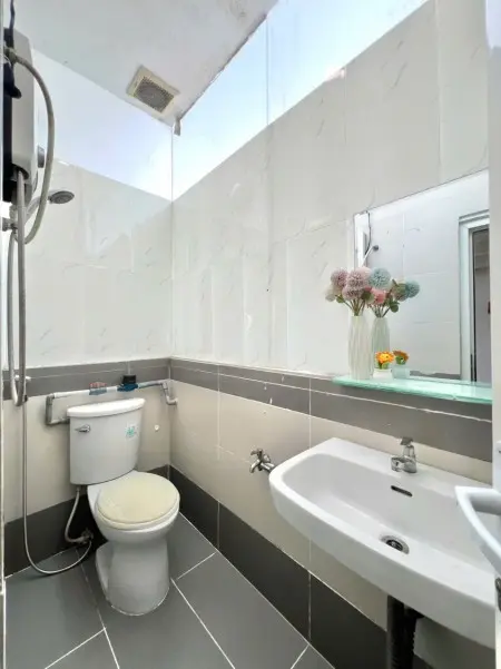 Cho Thuê Duplex Giá Rẻ Siêu Rộng Ở Cmt8 Q10 - Ở Được 3-4 Người, Gần Trường Đh Kinh Tế Ueh