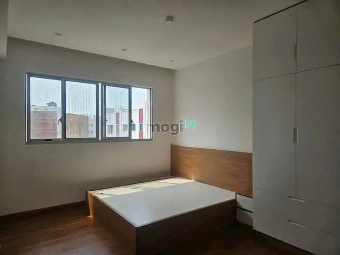 Giá 15Tr/Th, C/C Screc,Trường Sa,Q3, Căn Góc, 100M2, 3Pn, 2Wc, Nhà Mới